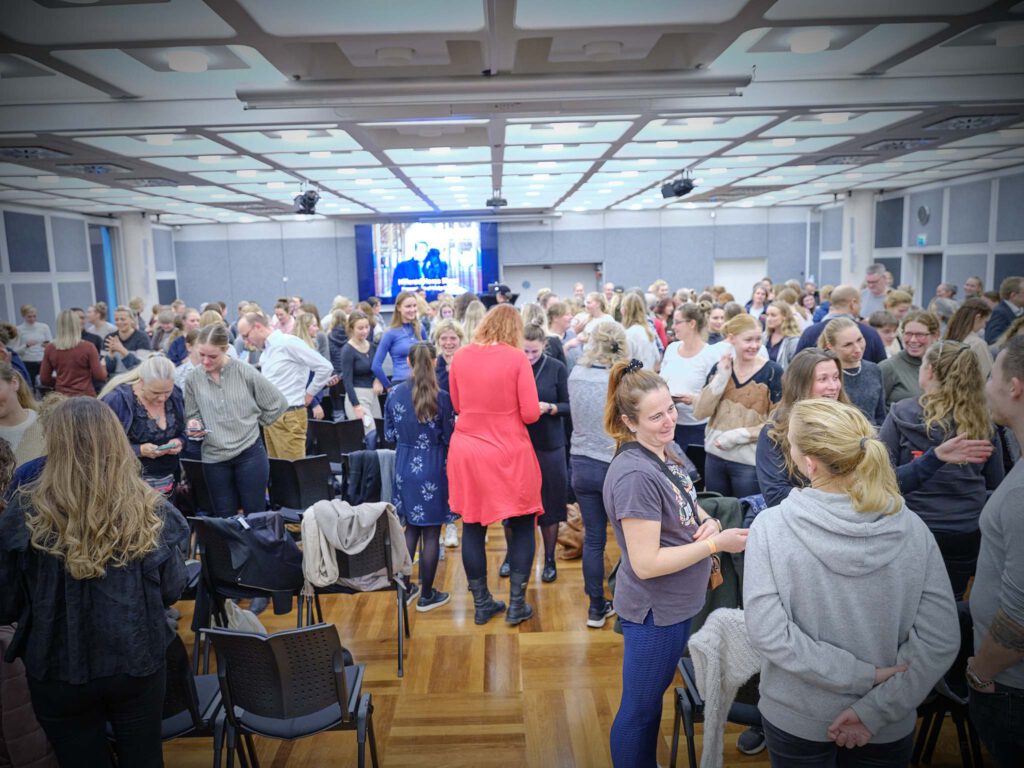 Publikum på arbejde med Rasmus Bagger