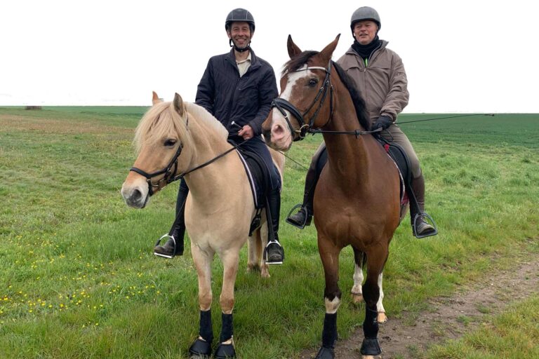 Radiovært og rytter Dennis Johannesson: ”Jeg henter min energi hos hestene”