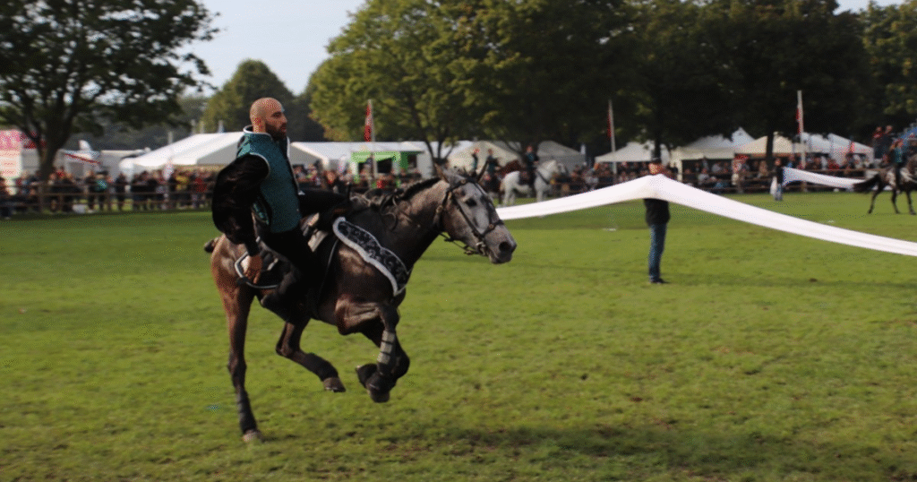 clément ferron og hans team gav fuld valuta i et atter hæsblæsende show. foto store hestedag